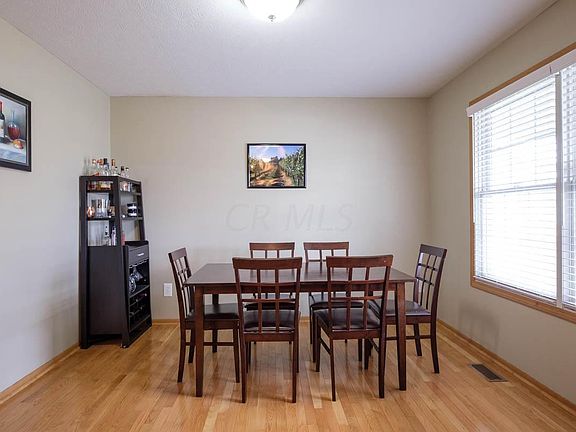 3rd image of 148 Glen Crossing Dr