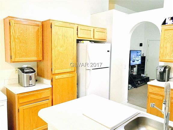 3rd image of 2430 Morocco Ave