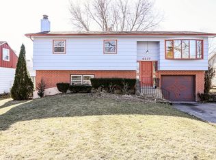 4217 W Crystal Lake Rd, McHenry, IL 60050