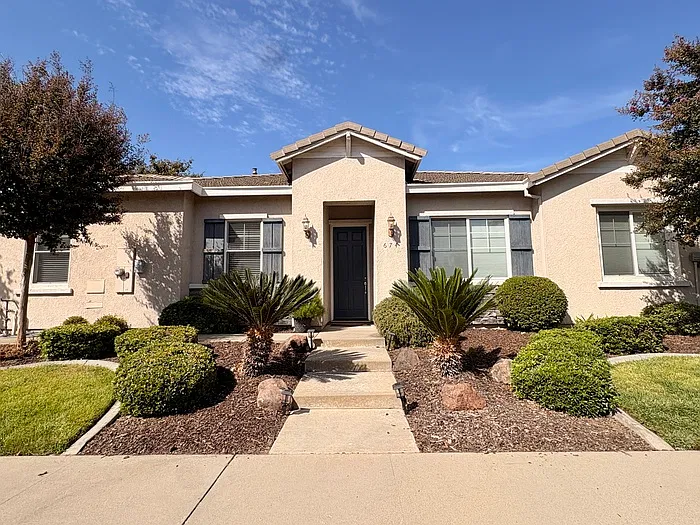 3 bed, 2.0 bath, 1240 sqft, $2,695 — Photo 4