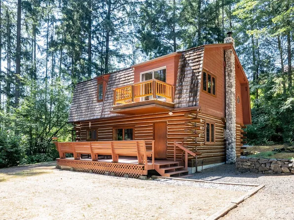 879 9th Ave, Fox Island, WA 98333