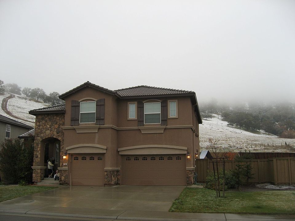 1st image of 720 Hildebrand Cir