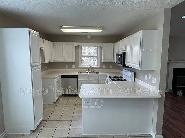 105 Sandpiper Ct — Photo 3