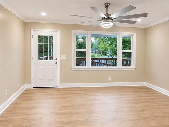 4th image of 700 E Candy Ln