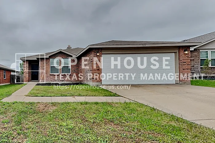 733 Tuscany Trl — Photo 1