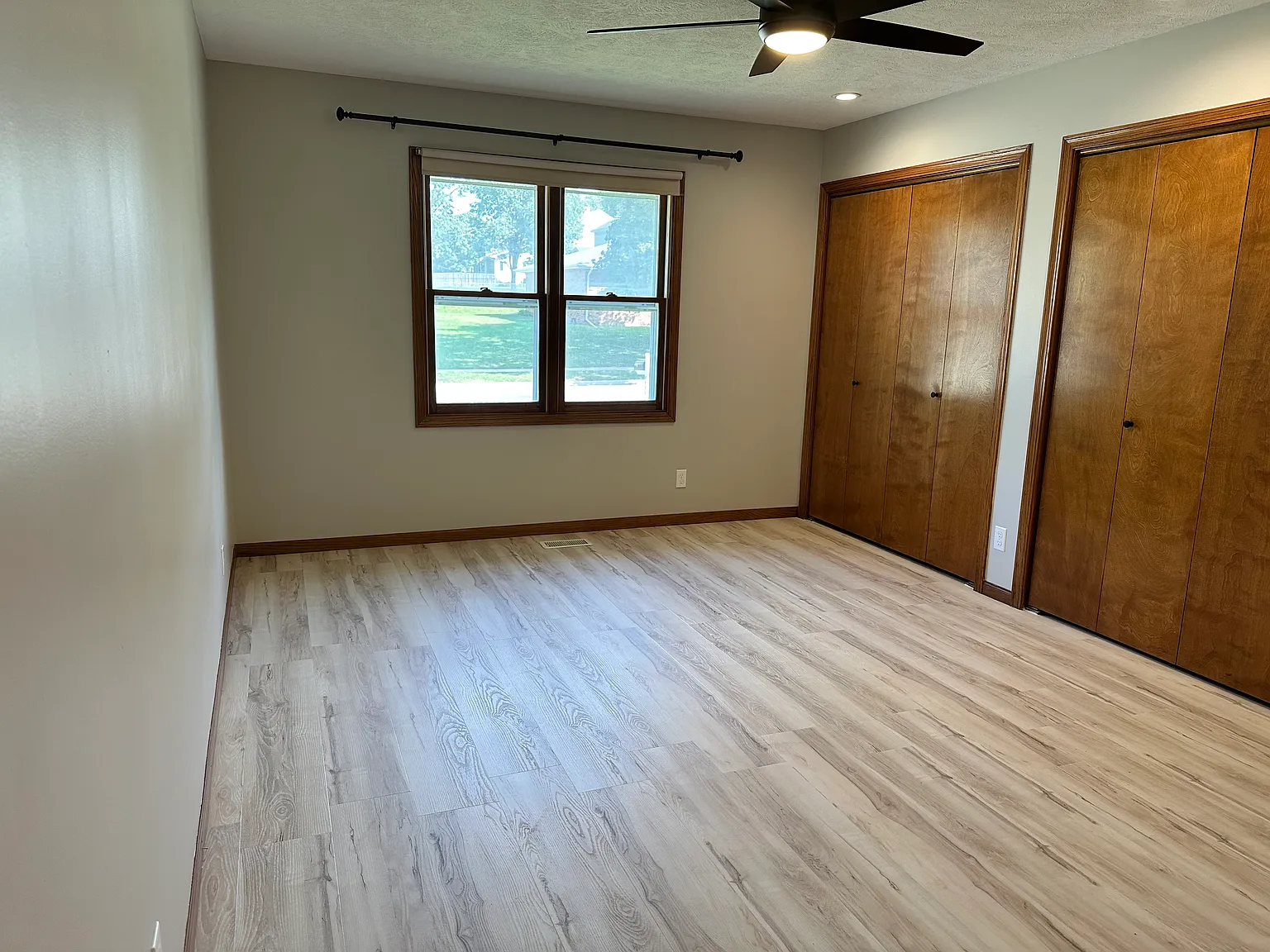 4 bed, 2455 sqft, $2,900 — Photo 4