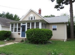 817 Avenue C, Sterling, IL 61081