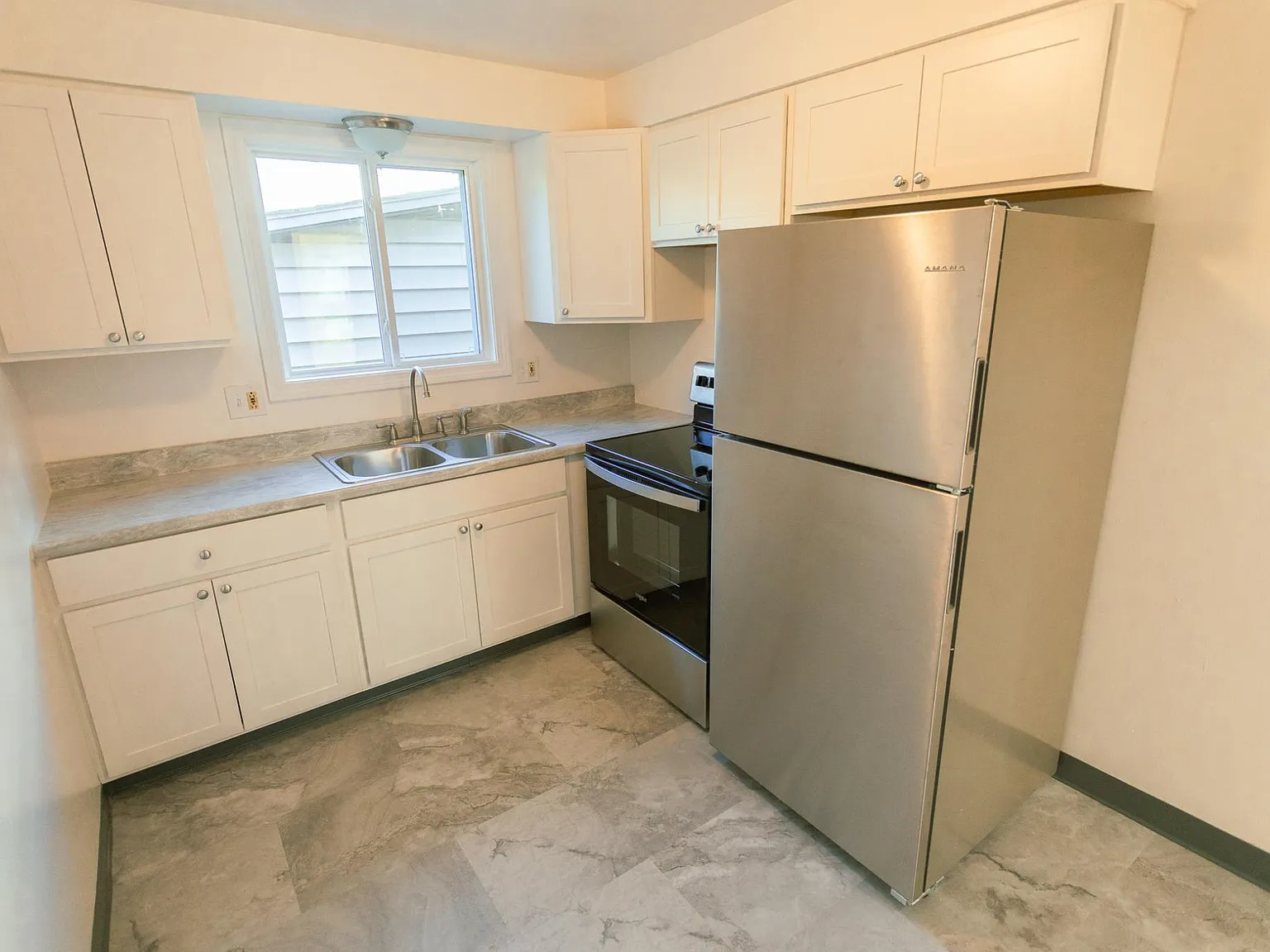 1 bed, 800 sqft, $1,050 — Photo 3