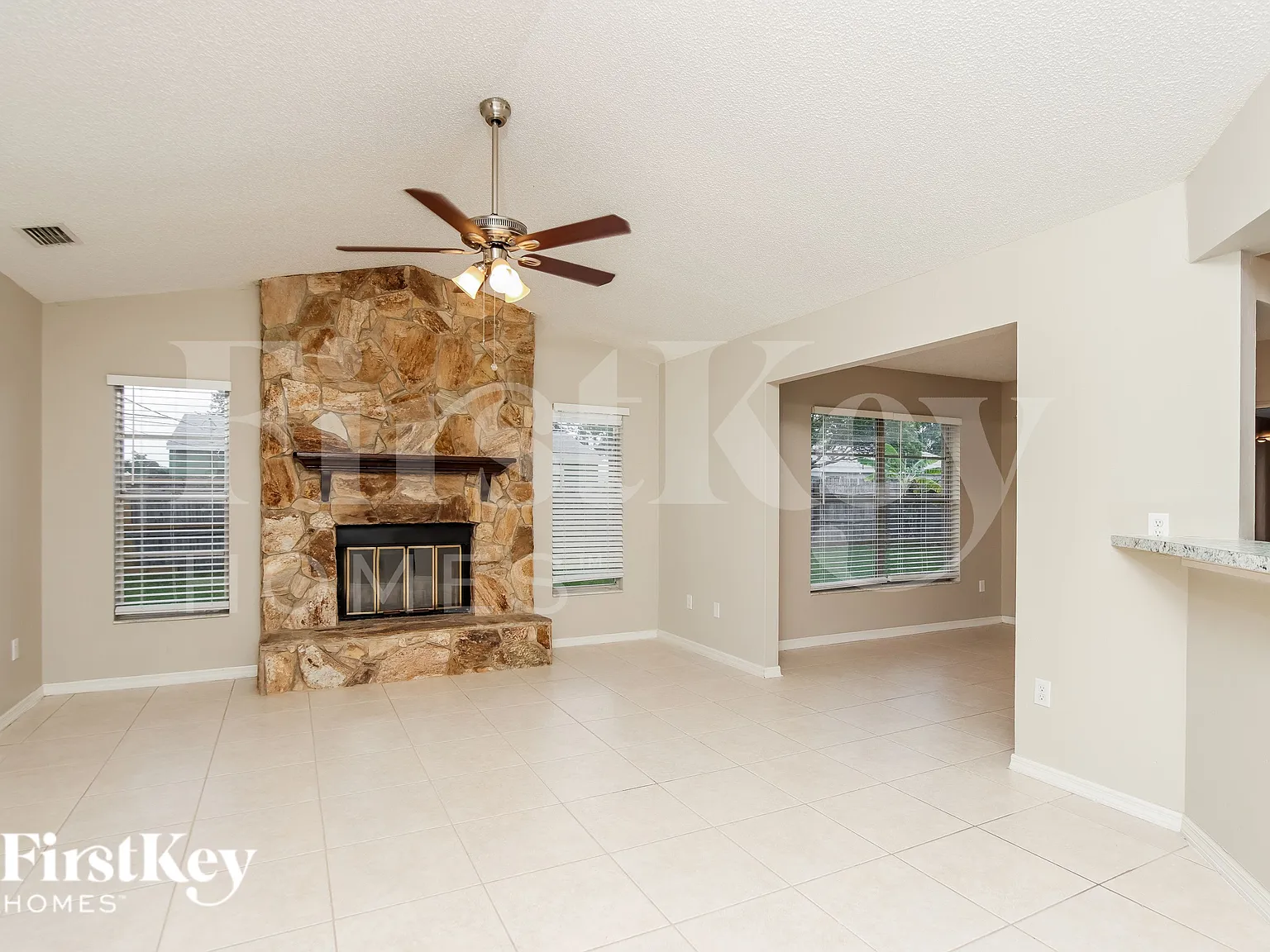 3 bed, 2.0 bath, 1784 sqft, $2,020 — Photo 3