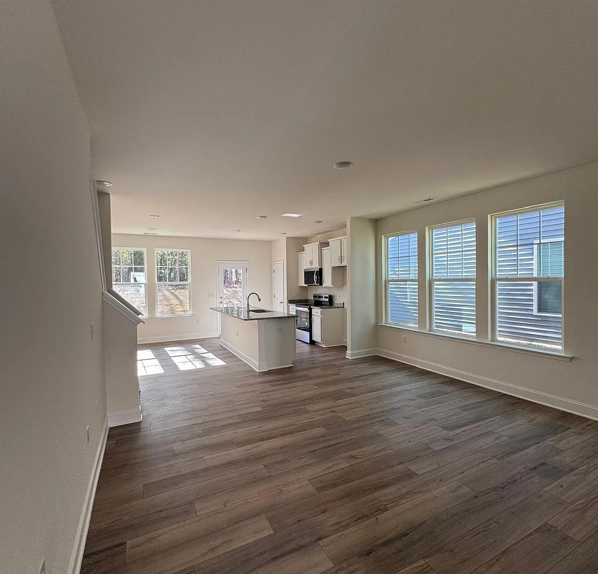 3 bed, 2.5 bath, $1,900 — Photo 4