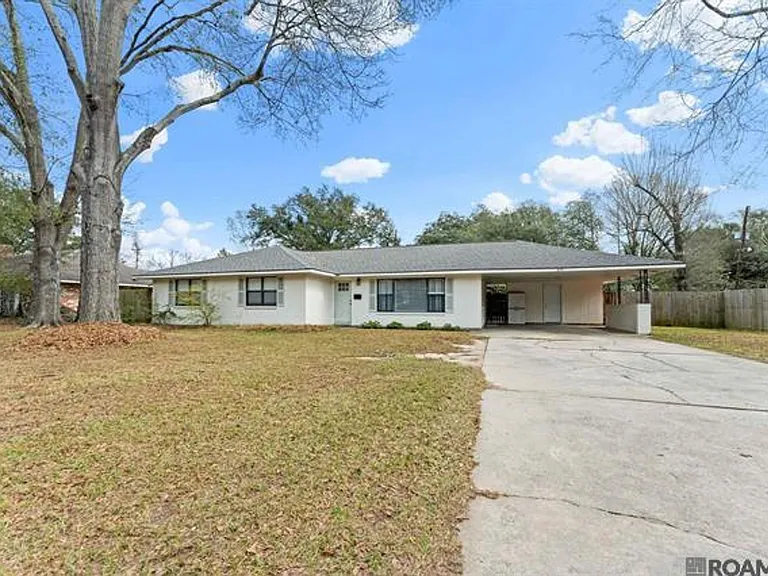 375 Sherwood Forest Blvd — Photo 17