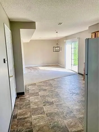 1 bed, 800 sqft, $1,239 — Photo 3