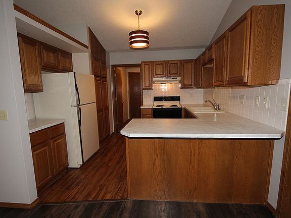 4th image of 1114 S Longford St