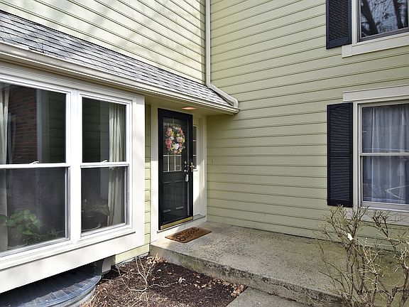 2nd image of 52 Whittington Crse
