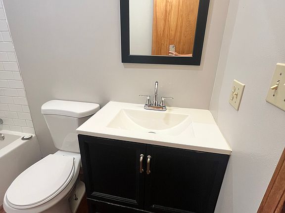 5th image of 975 Dugan St APT 2
