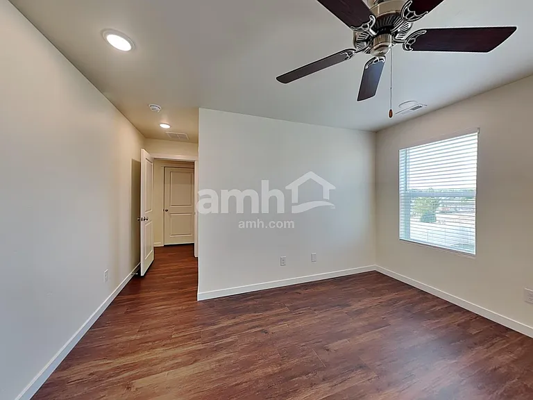 9364 W Shumard St — Photo 11