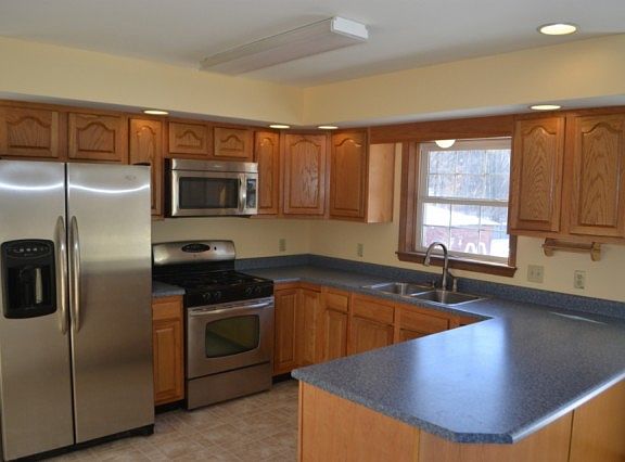 4th image of 1043 Rock City Rd
