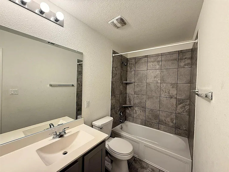 1216 Blackhaw Ln — Photo 10
