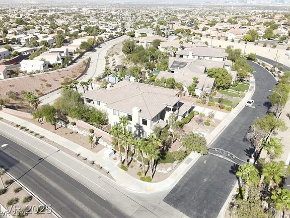 3rd image of 861 Majestic Ridge Ct