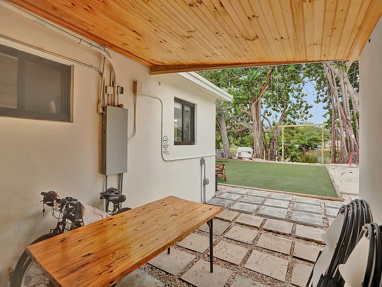 4030 SW 33rd St — Photo 31