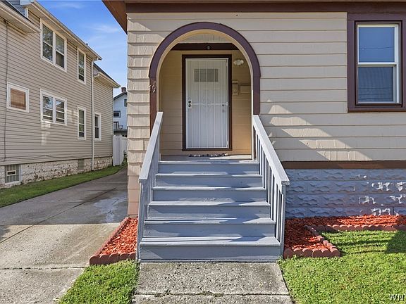 3rd image of 19 Martha Ave
