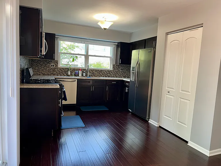 1126 N King Arthur Ct — Photo 8