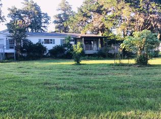 1049 Lilac Ln, Columbus, TX 78934