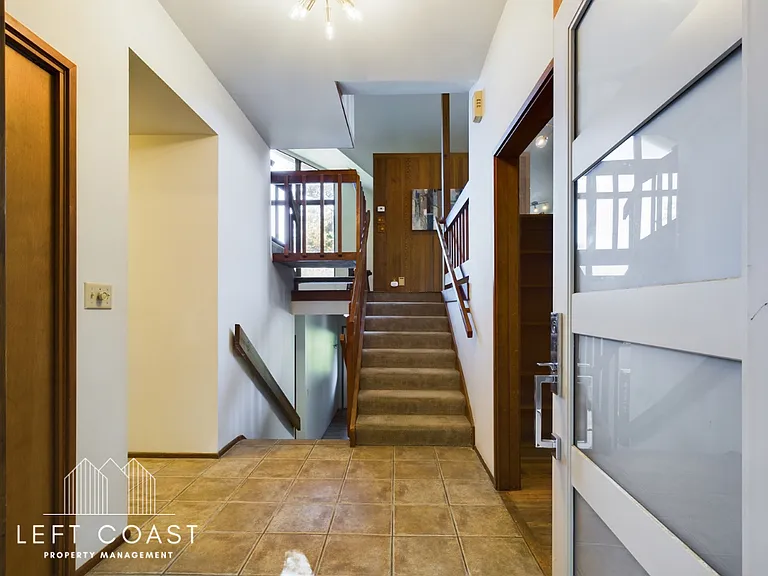 132 Salishan Dr — Photo 7