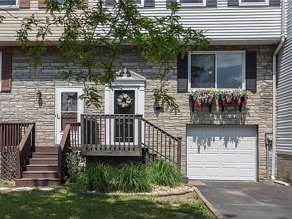 3rd image of 8414A Bramblebush Cir