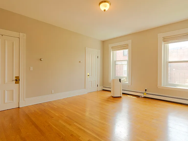 256 W Newton St #3 — Photo 14