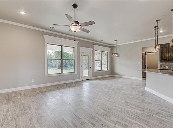 5th image of 2200 Steepleridge Cir