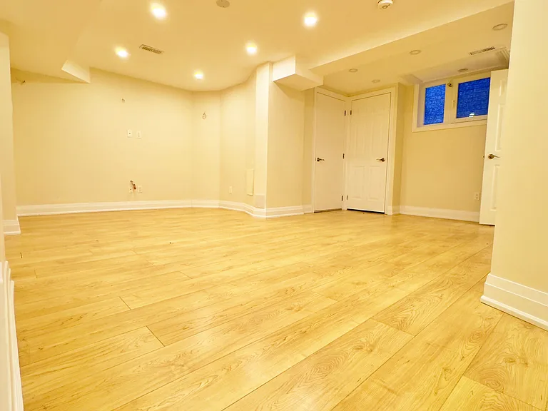 100 Larratt Ln #BMT — Photo 14