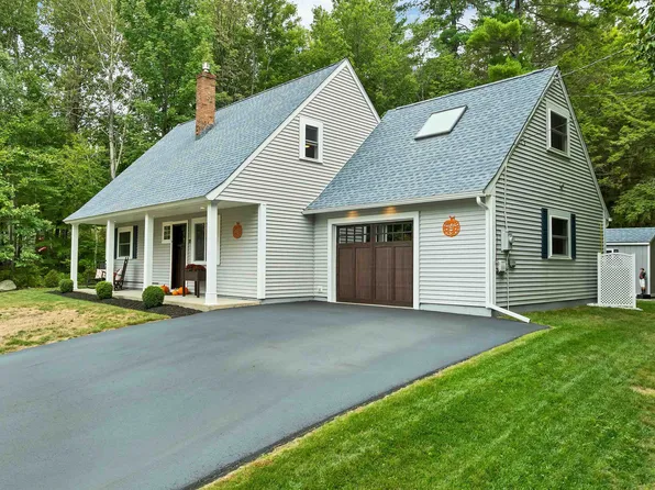 11 Knoll Road, Wolfeboro, NH 03894