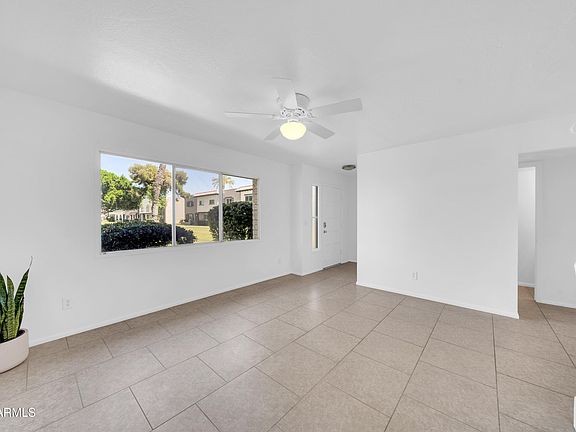 4th image of 2812 E CLARENDON Avenue