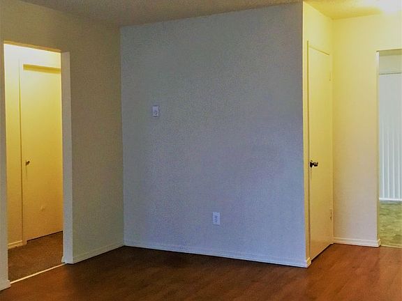 5th image of 615 SE 187th Ave APT 14
