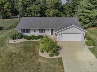 8704 N Sunset Dr, Byron, IL 61010