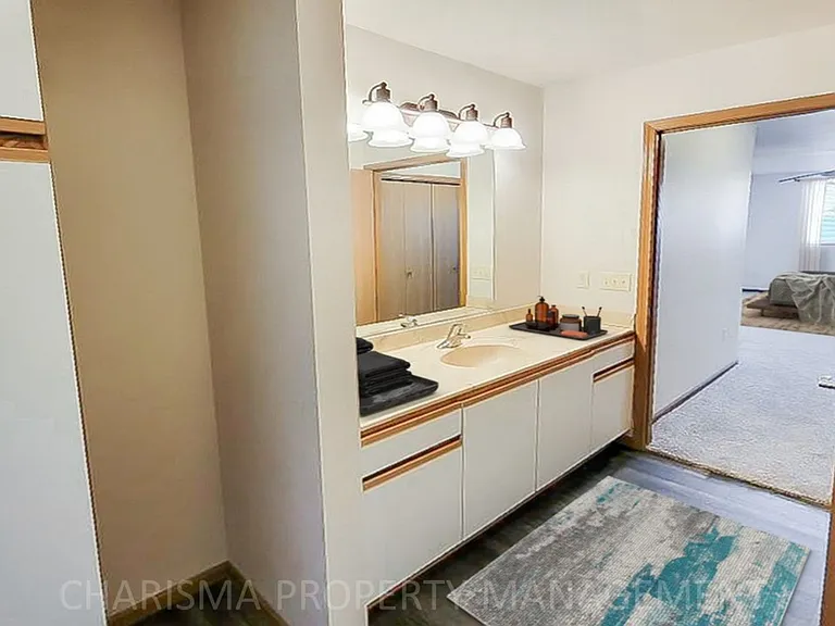 906 N Western Ave #911 — Photo 25