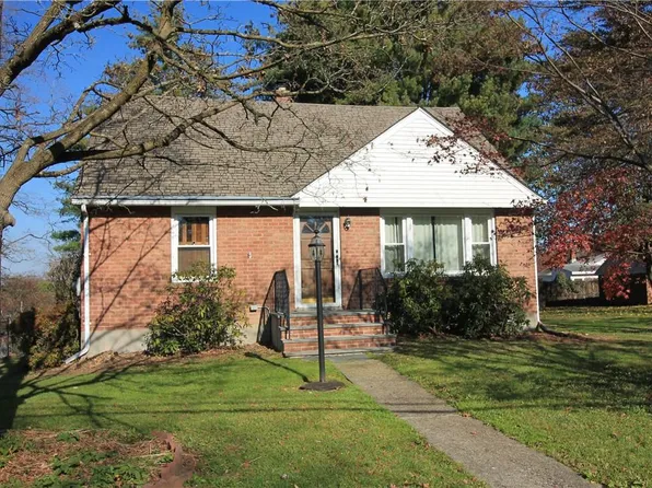 31 Antoinette Drive, Poughkeepsie, NY 12601