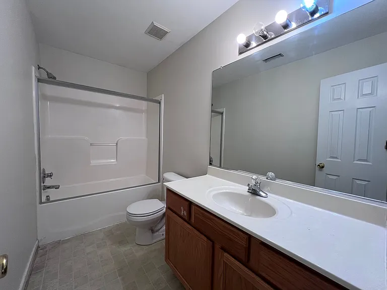 619 Village Gate Dr — Photo 2
