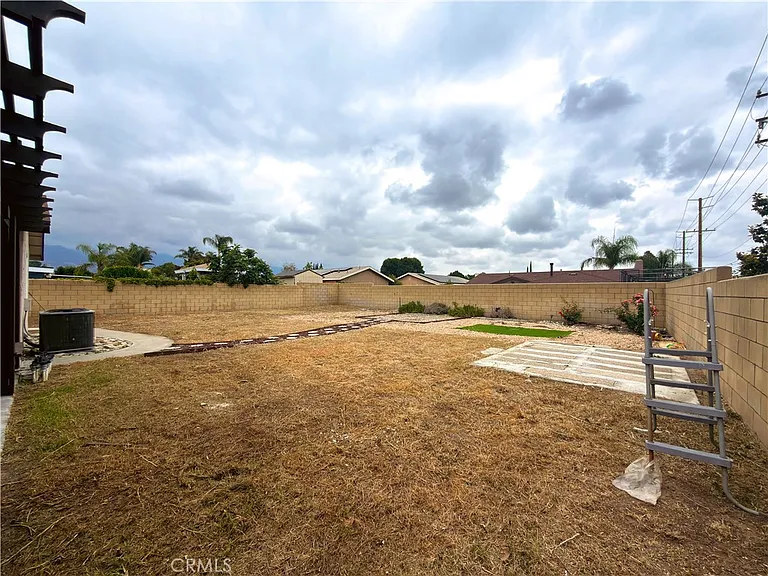 7689 Cornel Ct — Photo 24