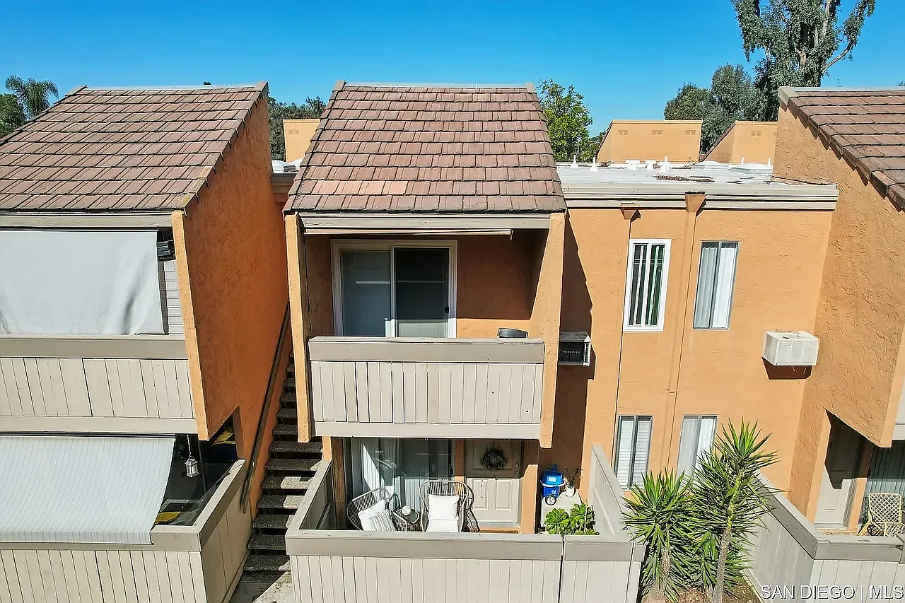 Studio, 417 sqft, $1,995 — Photo 1