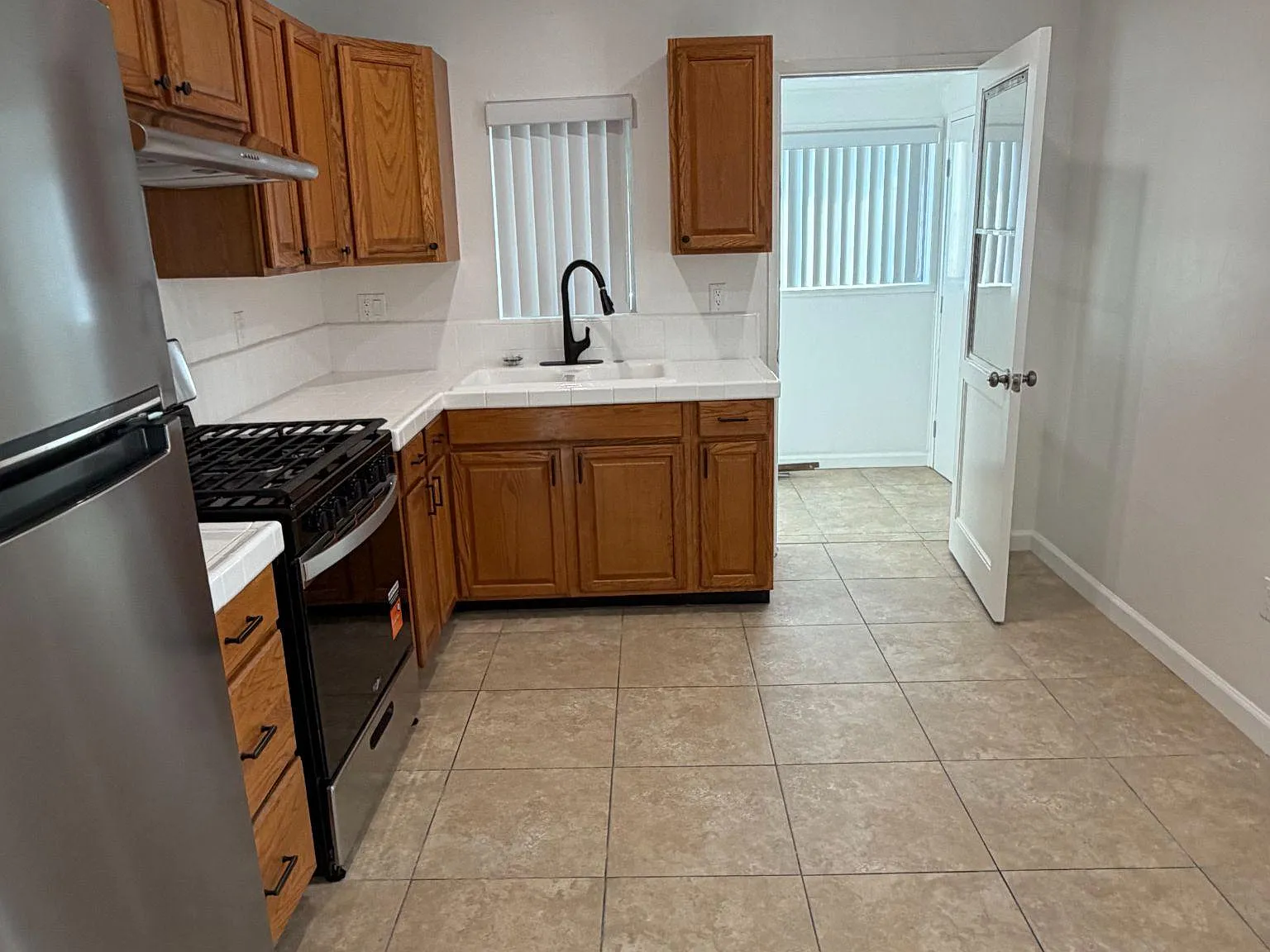 2 bed, $3,195 — Photo 4