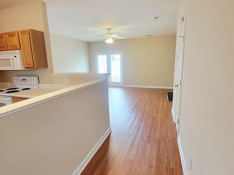 8327 Glenwood Springs Ct — Photo 13
