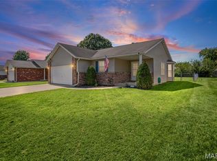 431 Pheasant Ln, Moro, IL 62067