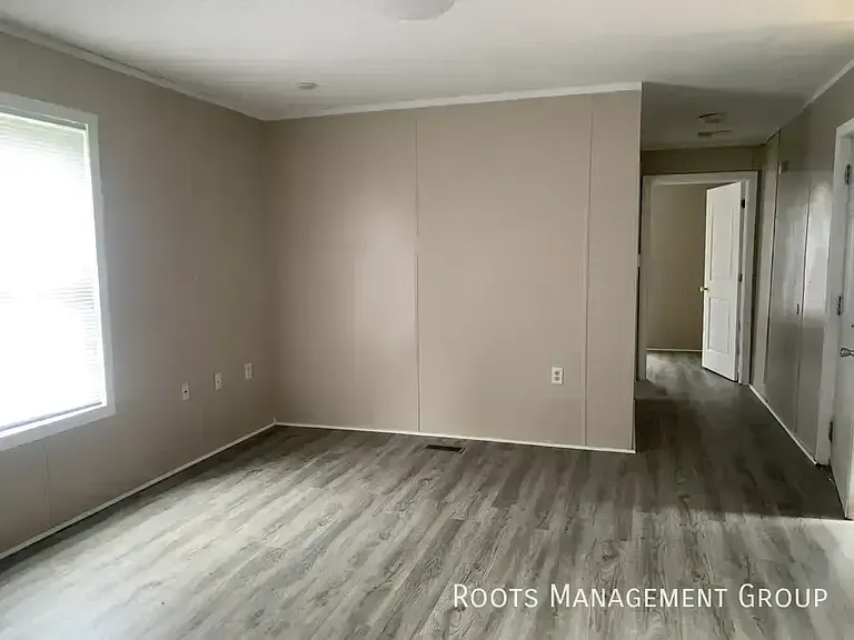 8725 Wabash Ave #105 — Photo 12