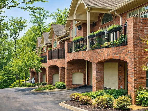 4th image of 324 Riverstone Blvd
