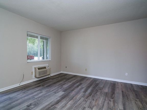 2nd image of 432 29th Pl APT C