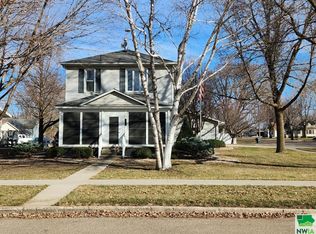 1013 Webb St, Boyden, IA 51234