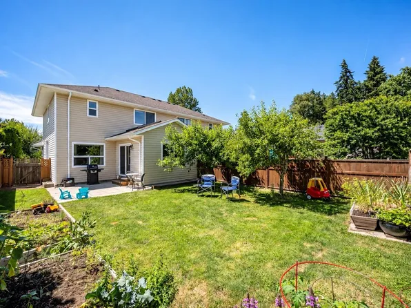 88 Timberlane Rd #B, Courtenay, BC V9N 8Z3