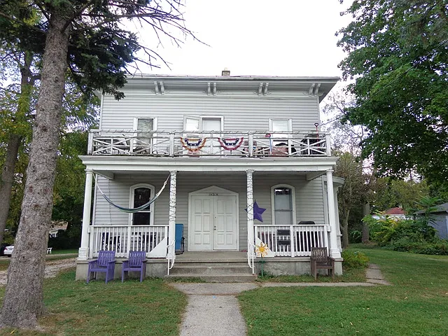 4 bed, 1500 sqft, $1,800 — Photo 1